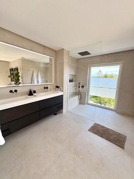 Foto 4759b37a-6b97-4700-beca-deda95368798. Xalet a calle fernando el santo 9 a Sotogrande costa Sotogrande