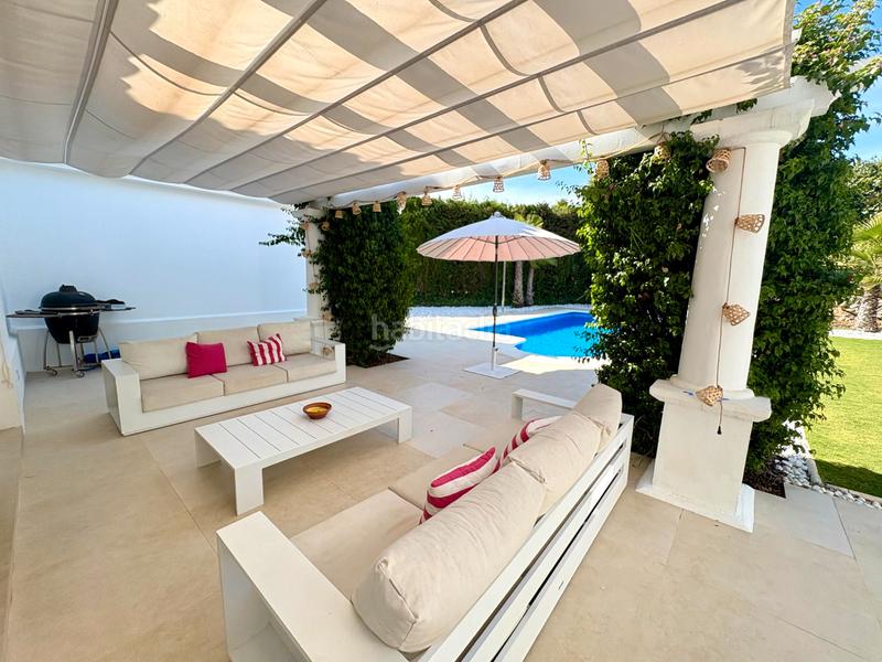 Foto b5d7585c-7a07-4ee9-9535-2c3bdec1d7e2. Xalet a calle fernando el santo 9 a Sotogrande costa Sotogrande