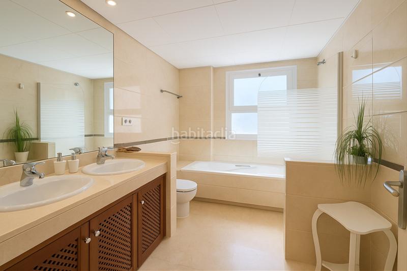 Foto 15fbc159-f053-47cf-93b3-6496c2ab8010. Piccolo appartamento in urbanización san roque club 14 in Sotogrande