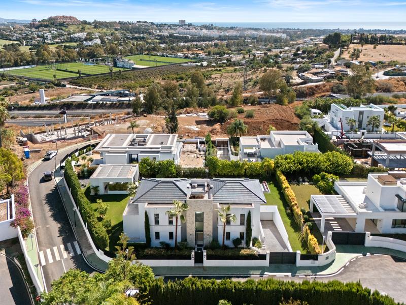 Foto 968afee8-4363-4bb8-a7bf-5b3c34d8d8f1. Haus mit heizung parking pool in La Quinta Benahavís