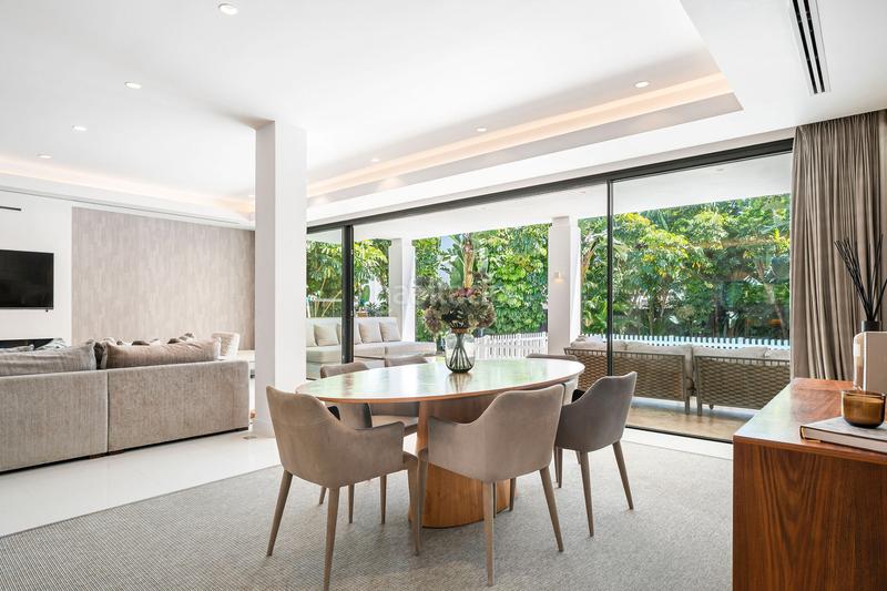 Foto f1a64f3d-941f-4fa4-a320-06b60a946066. Haus mit heizung parking in Benahavís pueblo Benahavís