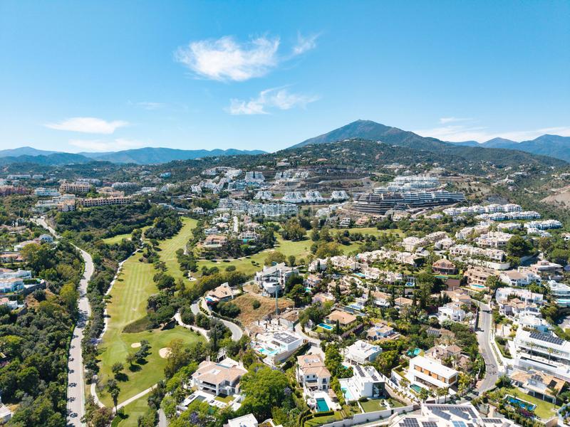 Foto 44f4bd77-159d-4cbe-b6cb-31c25e3e71e4. House with heating parking in Benahavís pueblo Benahavís