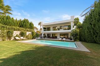 Haus in Nueva Andalucía centro