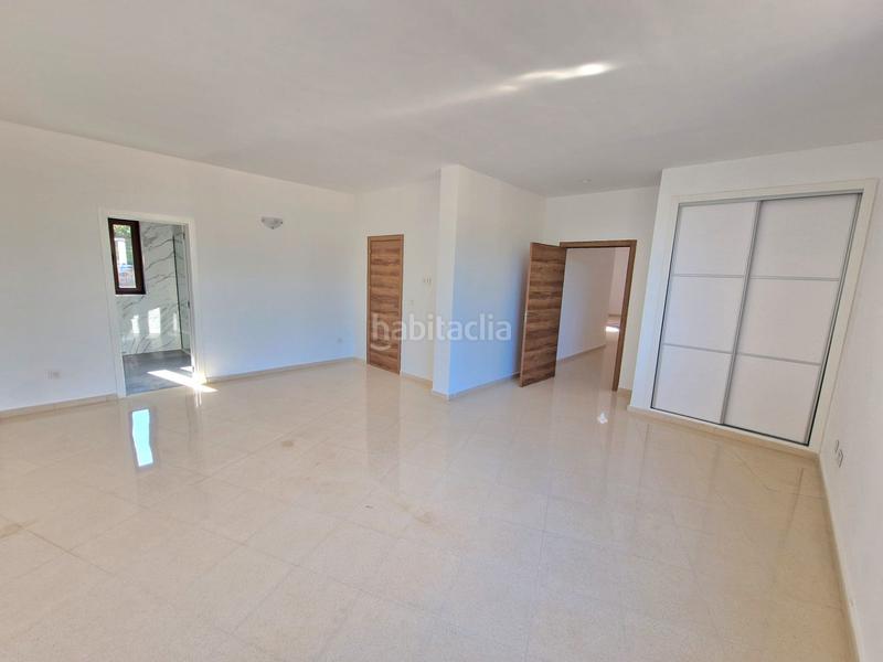 Foto 0a5f3788-0b6b-4f63-b93e-086e107d5f12. Casa amb aparcament piscina a Sotogrande alto Sotogrande
