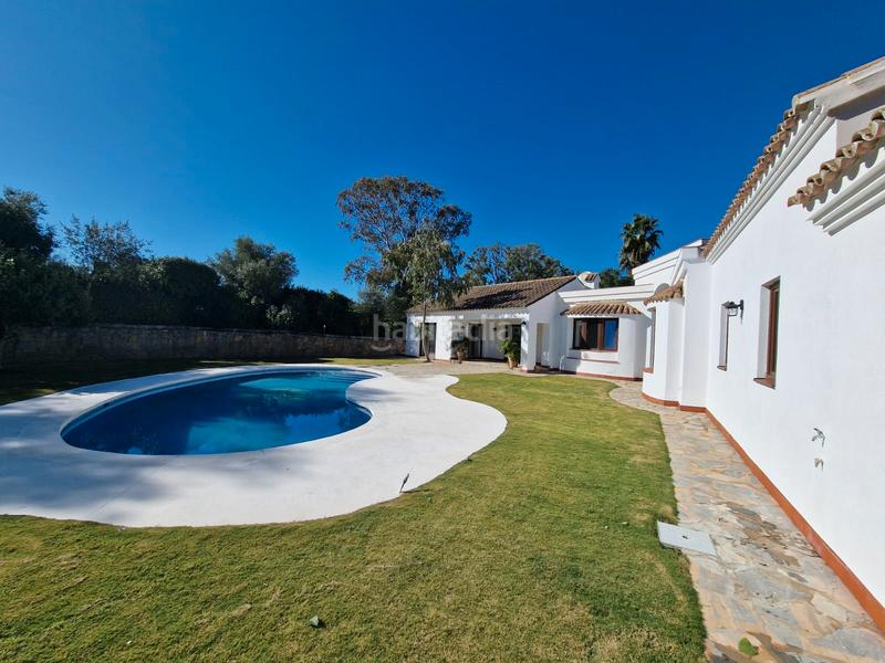 Foto 20852a07-32f5-42ad-9570-337d966037ba. Casa amb aparcament piscina a Sotogrande alto Sotogrande