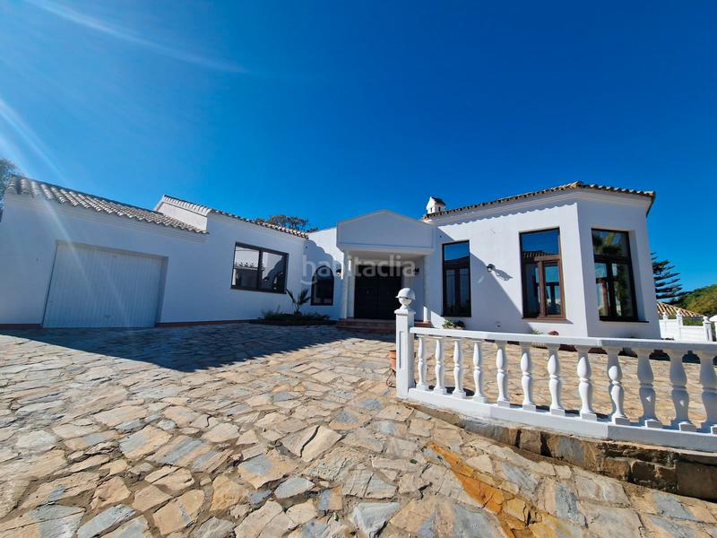 Foto 41414a8d-a97e-44ec-b013-4f16420af9d7. Casa amb aparcament piscina a Sotogrande alto Sotogrande