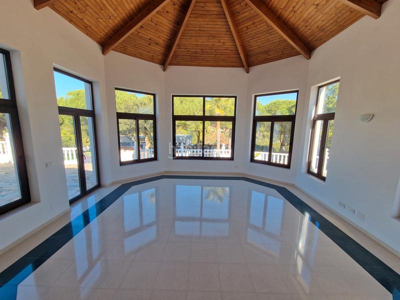 Foto ef2af633-b992-4464-a9d3-9ba041696114. Maison avec parking piscine dans Sotogrande alto Sotogrande