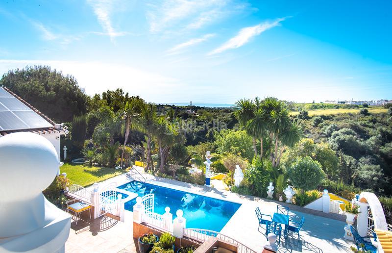 Foto 574df1b7-d27d-4acf-8a92-ff6b5b5faca6. House with heating parking pool in altos de Estepona Estepona