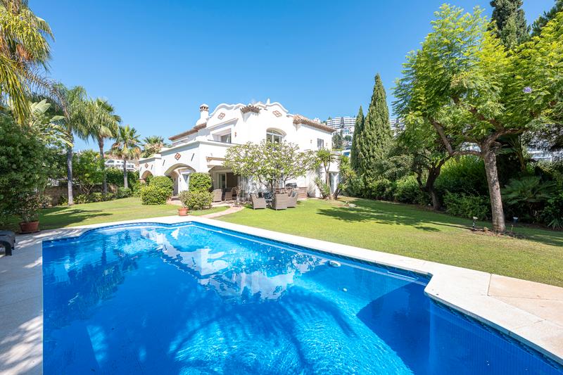 Foto 1b64aad1-f8e2-4094-8bd0-e195b19c4fb6. Casa con riscaldamento parcheggio piscina in La Quinta Benahavís