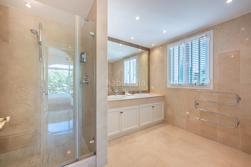 Foto 9bd4d8e3-cf63-4590-aeb0-28a32a766734. Casa con riscaldamento parcheggio piscina in La Quinta Benahavís