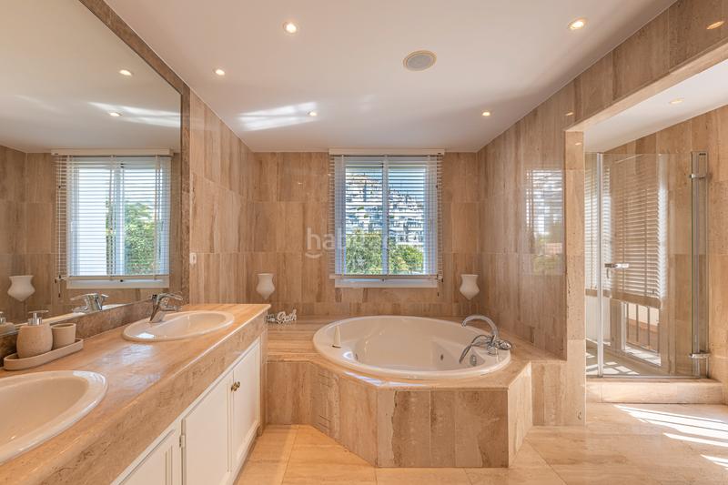 Foto c520ddf0-ddce-4bb1-b32b-c5a45cf26f80. Casa con riscaldamento parcheggio piscina in La Quinta Benahavís