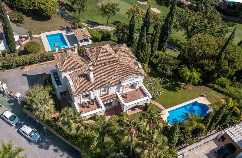 Foto d12907fd-6ad9-4037-9050-e8d680e4838b. Casa con riscaldamento parcheggio piscina in La Quinta Benahavís