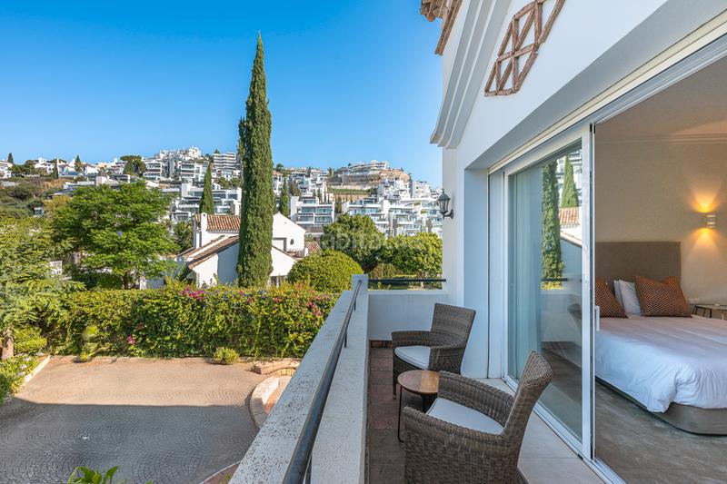 Foto 112f70fb-4f05-4455-8950-ba29364f8e33. Maison avec chauffage parking piscine dans La Quinta Benahavís