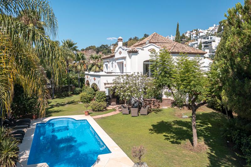 Foto e1615adb-1ccf-4810-9ba2-7b9f5393736f. Maison avec chauffage parking piscine dans La Quinta Benahavís