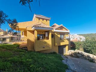 Chalet  N/a. Chalet en alcaidesa
