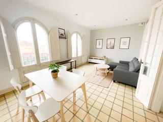 Rent Flat  Carrer de llança. Llança  temporada
