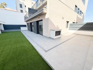 Alquiler Piso  Carrer de pedrell. Pedrell 2 habitaciones + 50m2 terraza