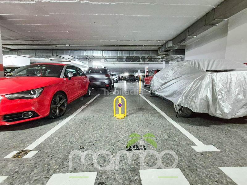 Foto d4041121-1382-4653-a85c-e8562923a95f. Autoparkplatz in Camino Viejo de Málaga Vélez - Málaga