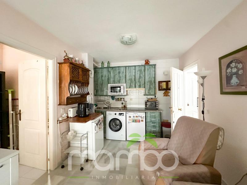 Foto 06d18a7b-bddd-4c12-9c34-95f51615d8d7. Piso en calle almuñecar 4 venta en benalmadena en Benalmádena