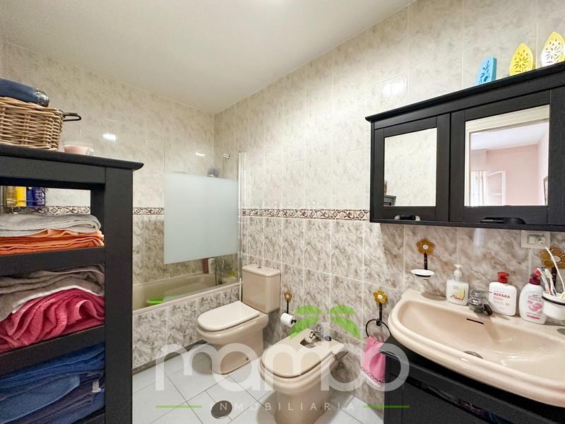 Foto e2f7bb40-17bd-45aa-9d72-117143c0023a. Appartement dans calle almuñecar 4 dans Zona Centro Comercial Torrequebrada Benalmádena