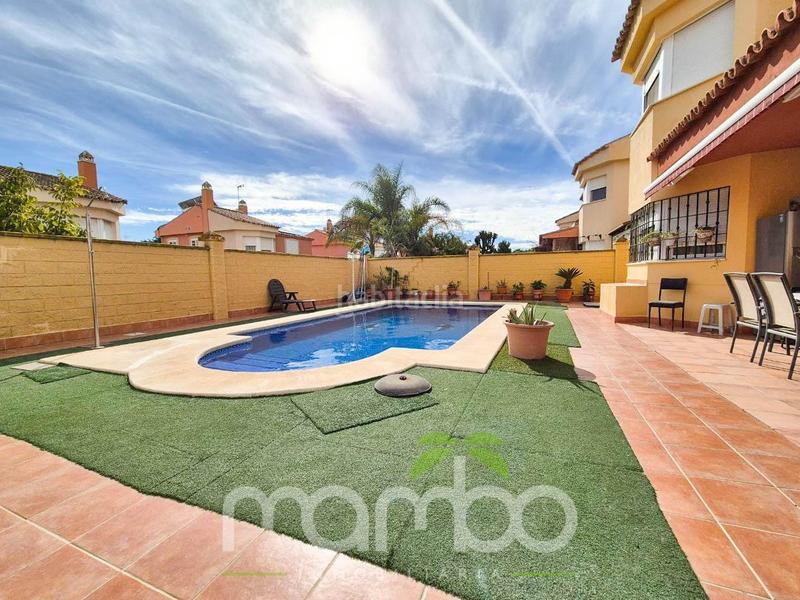 Foto 17449f20-3a63-4f5c-8382-fb326de2598d. Chalet con riscaldamento parcheggio piscina in El Tomillar Torre del Mar