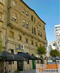 Appartement à Plaza España - Corte Inglés. Edificio de piedra de tres alturas