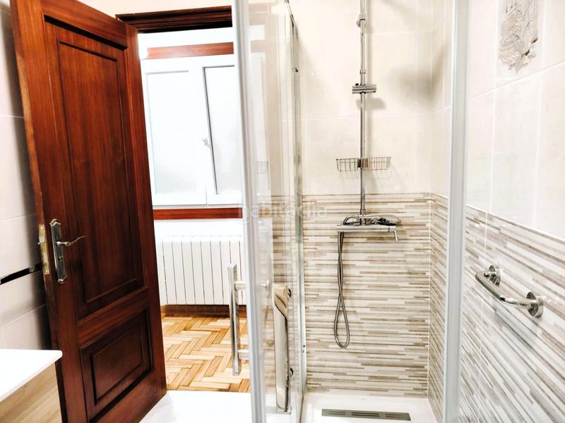 Foto 8ce0e2c1-b97c-4bb8-8e56-4fd0011f95ce. Piso estupendo piso en Teis Vigo