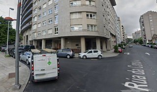 Location Local commercial à Plaza de la industria. Local rua coruña