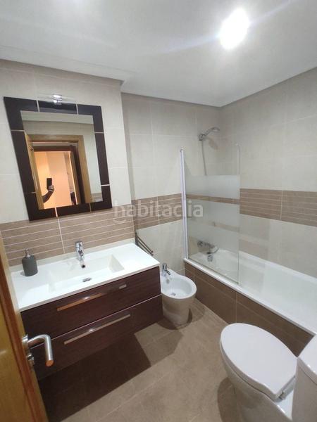 Foto 2a8f5b78-af7d-4a8e-ba50-411eb3ae861e. Piso  en Nigrán centro Nigrán