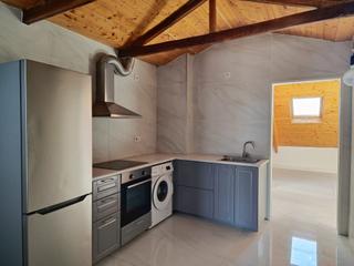 Location Appartement  Pizarro. Ático abuhardillado reformado con garaje.