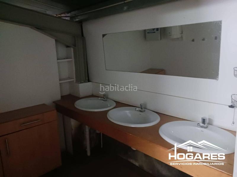 Foto 9fad5a27-e90c-46e3-bea1-a32bf35f50c9. Alquiler nave industrial en Lavadores Vigo