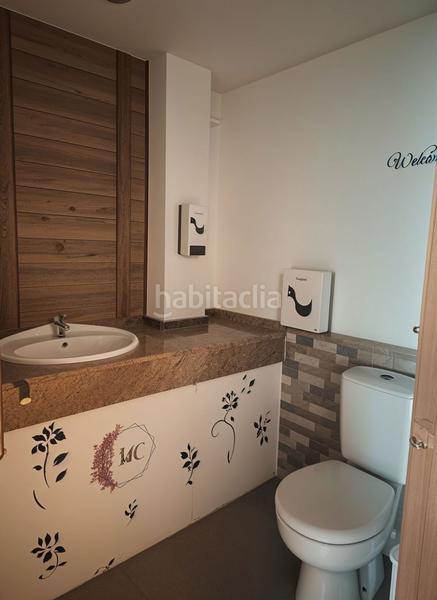 Foto d88d828b-49f8-4b7f-8d1a-0eb219275370. Location local commercial dans O Castro Vigo