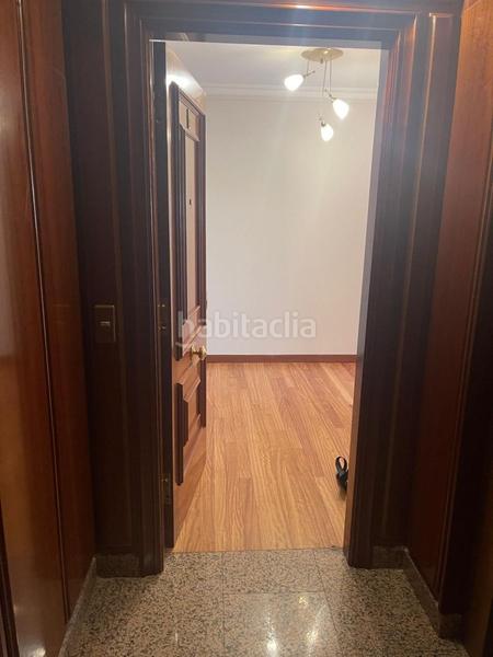 Foto 5f4e8c5e-d6db-47d7-a46a-e219c0159e60. Flat with parking in Plaza España - Corte Inglés Vigo