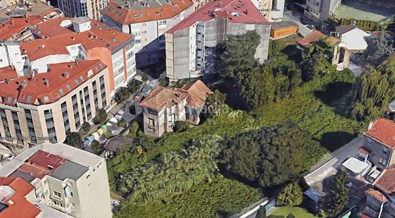 Foto c1464186-b86e-4866-9cfe-db04f74748b0. Edifici a Plaza de la industria Vigo