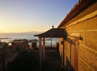 Casa  Canido. Casa de piedra para rehabilitar junto a la playa.