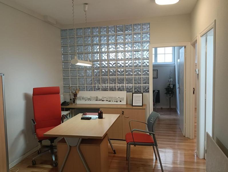 Foto 15341ed3-8e53-462b-a41b-514611c6c14a. Oficina  en porta do sol en Casco Vello Vigo