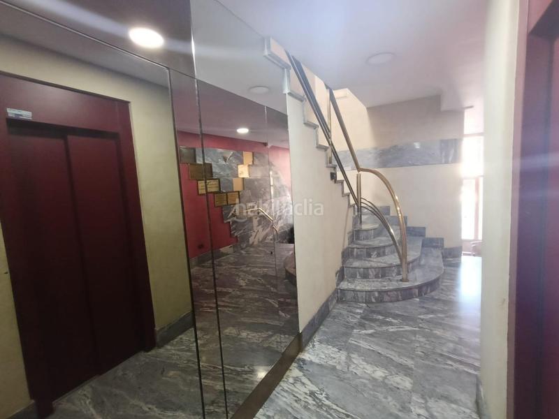 Foto 8cd7bbf3-3078-4b83-8d70-ad93a6fea0b1. Oficina  en porta do sol en Casco Vello Vigo