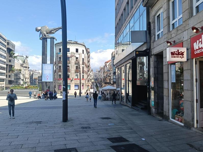 Foto e28cf260-8ef7-4601-8cbb-a9a0b1d2148c. Oficina  en porta do sol en Casco Vello Vigo