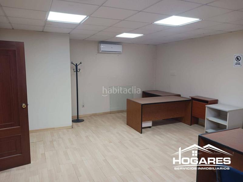 Foto adb9afda-8a51-4257-b95f-2a3eae267b96. Alquiler nave industrial en Lavadores Vigo