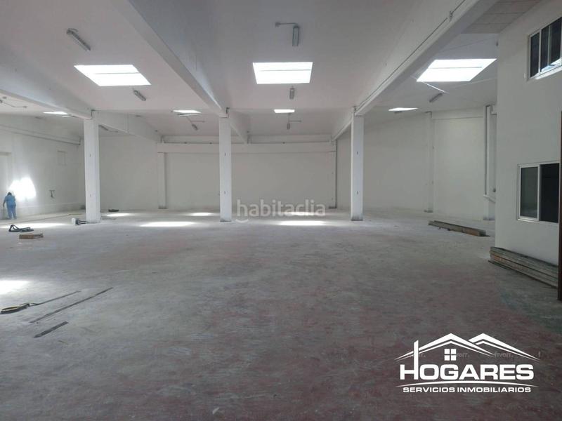 Foto b29f2da4-a17c-4e9d-80bb-0b843bf9f806. Alquiler nave industrial en Lavadores Vigo