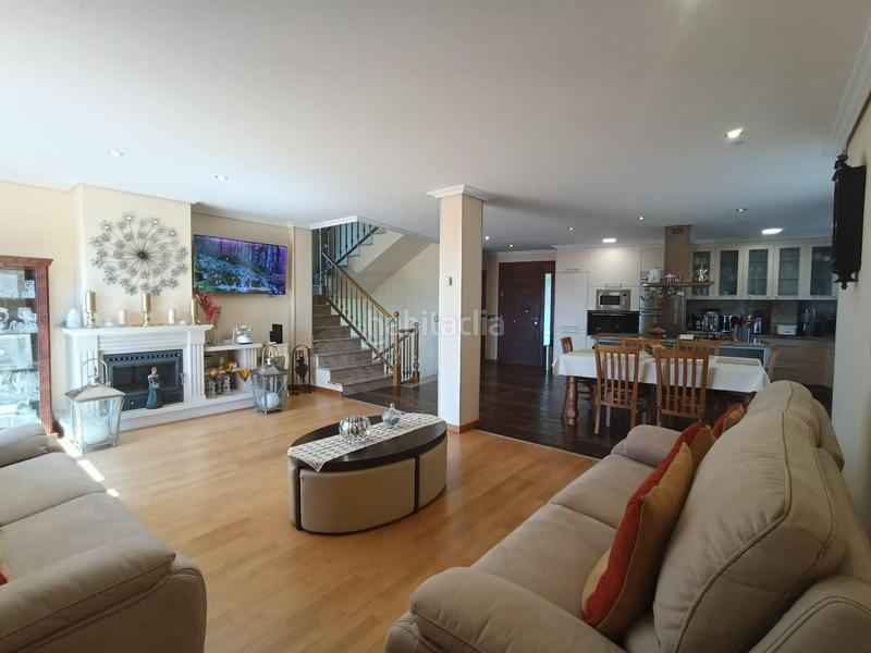 Foto ce5fc1dc-8f5a-4e7f-9824-ef942de10fde. Chalet casachalet en Gondomar