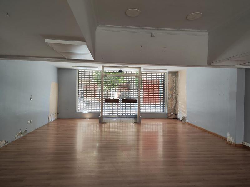 Foto 75ad0918-8871-4807-bf71-681431398c61. Locale commerciale in Casablanca - Calvario Vigo