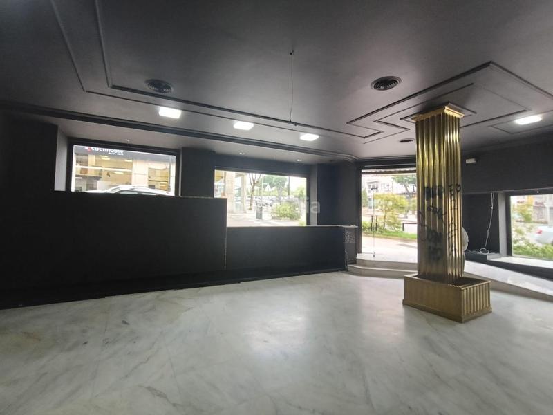 Foto a25a3798-da71-4bf7-9bea-764a2c30b609. Lloguer local comercial a Plaza España - Corte Inglés Vigo