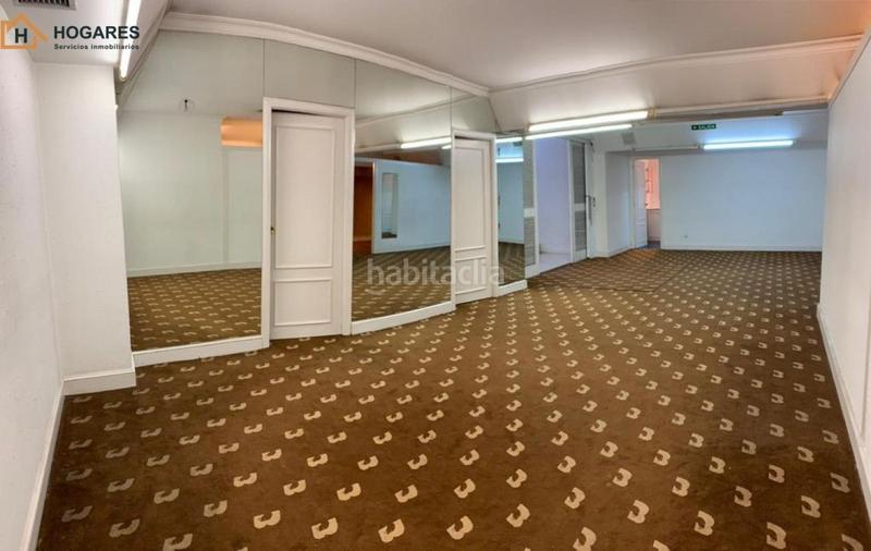 Foto bc5d702b-8bc9-46a0-aac6-48495e083bda. Rent business premise in Plaza España - Corte Inglés Vigo