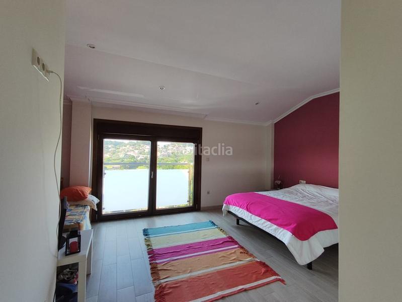 Foto 2a2f9821-6c6c-4b9f-b0dd-06081fe57239. Chalet avec parking dans Bueu