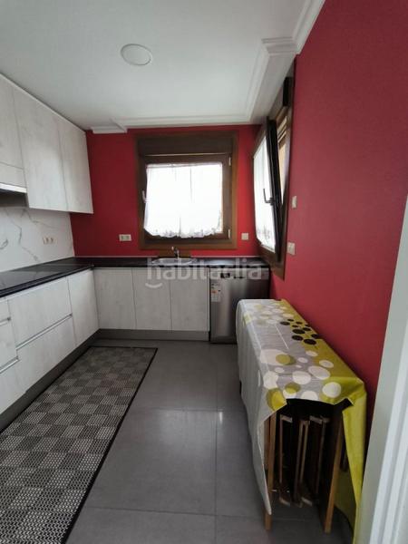 Foto b251b0fe-4bce-4807-a5ba-cf8a8e3bc28c. Chalet avec parking dans Bueu