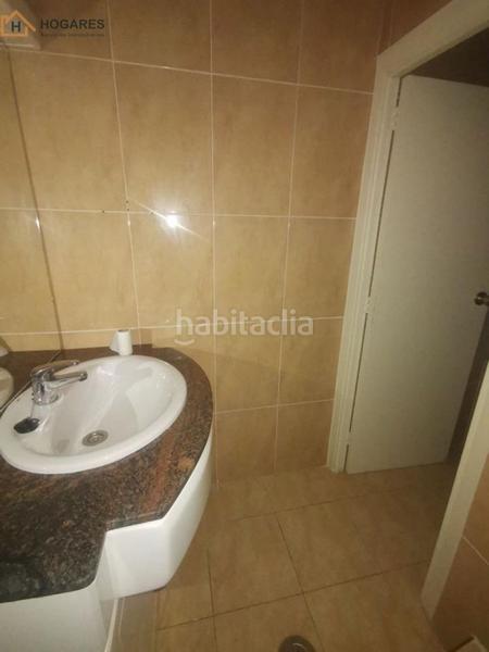 Foto a5745adf-b8cc-4a8c-9988-31ddf46b7cd1. Local comercial a O Castro Vigo