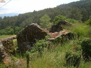 Casa a Cañiza (A). Casa en ruinas registrada en a cañiza