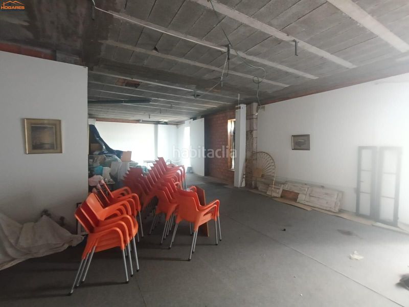 Foto fc3ea0ea-51c3-43ca-b01a-7f644d18ba53. Edificio in Baiona