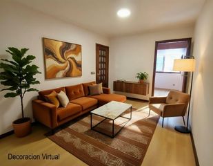 Pis  Calle del conde de torrecedeira. Amplio y luminoso piso de 4 dormitorios